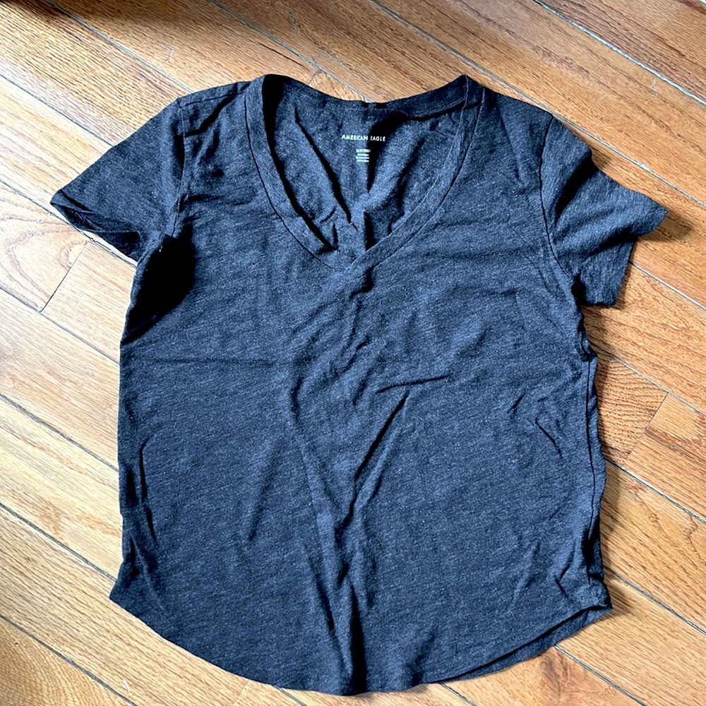 American Eagle T shirt